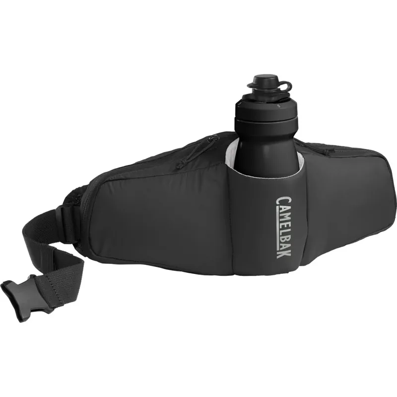 CamelBak Podium Flow 2L Hüfttasche + 620ml Podium Dirt Fahrradflasche - schwarz Finale Aktion