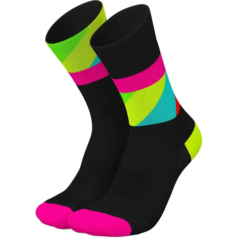 Solange Der Vorrat Reicht INCYLENCE Ultralight Strides Socken - Schwarz Pink Canary