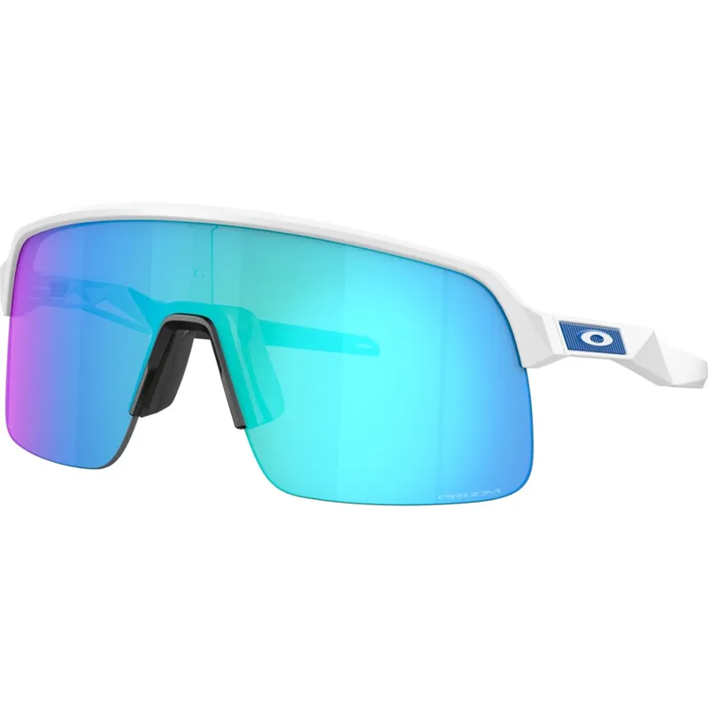Letzte Chance Oakley Sutro Lite Brille - Matte White/Prizm Sapphire - OO9463-1939