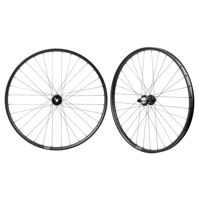Tune Micro AM AL Laufradsatz - 29" Micro Boost Standard Lager Clincher 6-Loch 15x110/12x148mm - HG10/11/12 - schwarz Sichere Zahlung