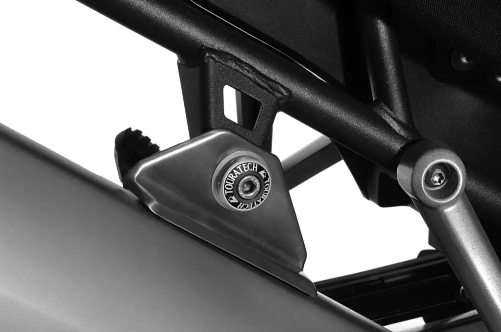 Sofort Bestellen Abdeckkappe Endschalldämpferbefestigung schwarz eloxiert, für Triumph Tiger 800/ 800XC/ 800XCx/ Explorer/ 1200