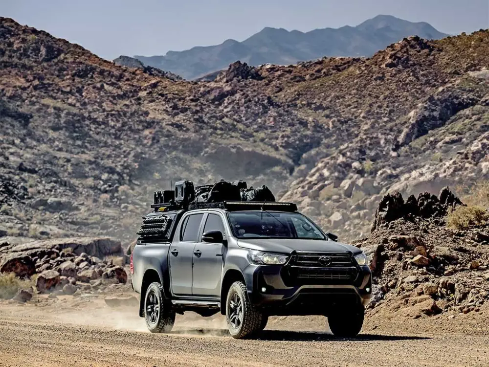 Toyota Hilux (2016 - Heute) Slimsport Dachträger Kit / Scheinwerferbereit Sonderaktion